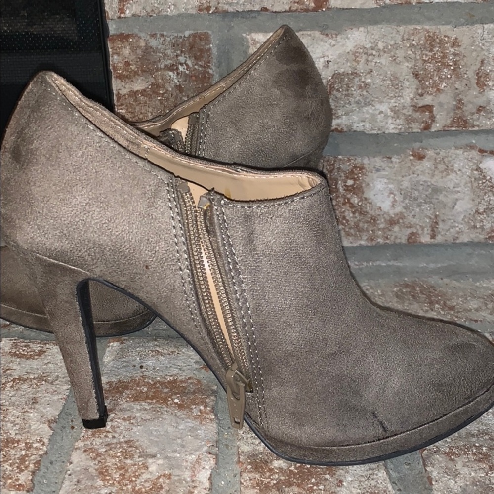 Merona heels - Picture 2 of 4